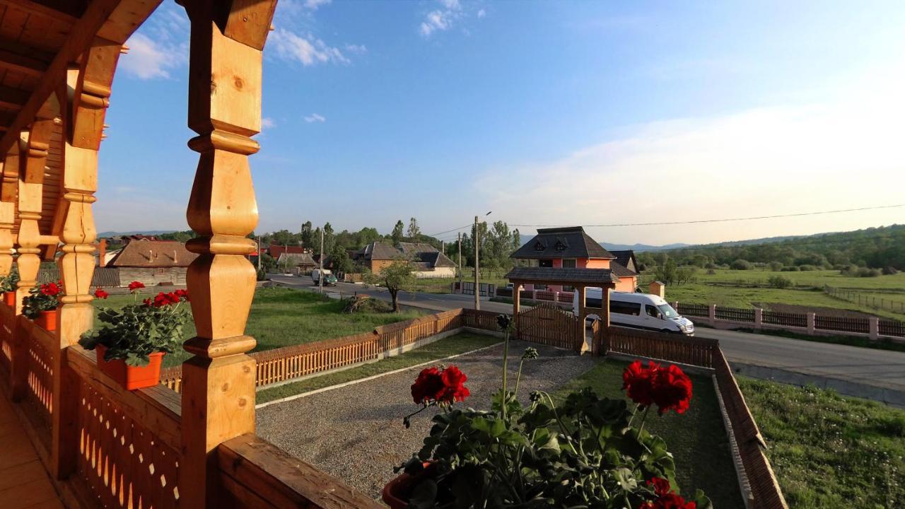 Acasa In Maramures Feresti Luaran gambar