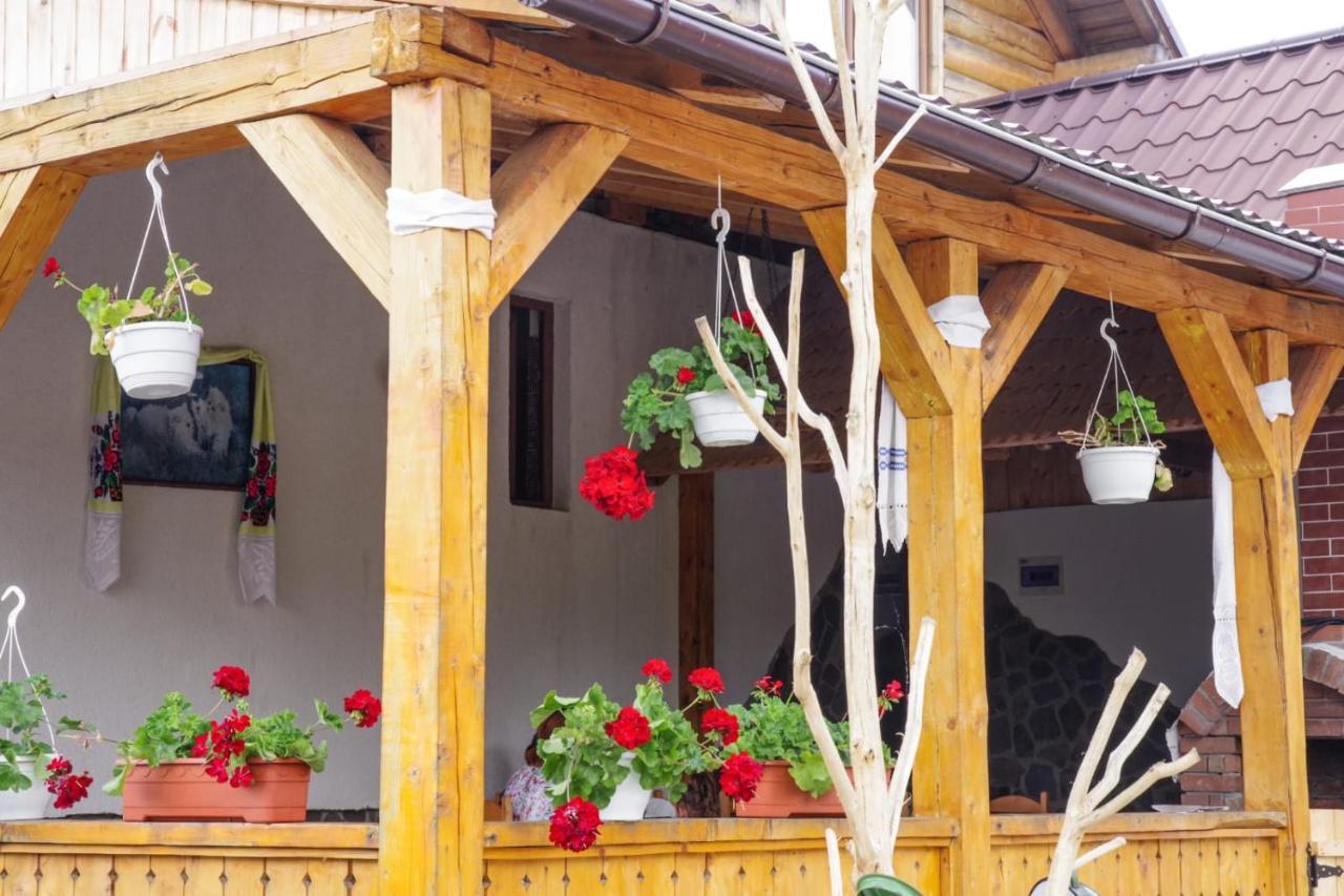 Acasa In Maramures Feresti Luaran gambar